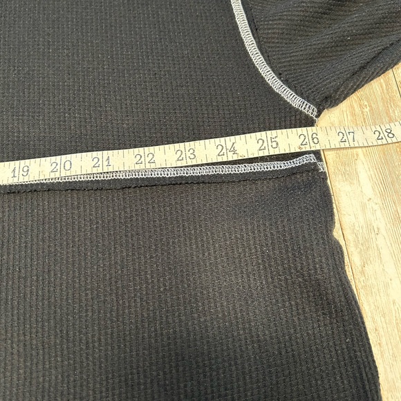 “Hollister” waffle cropped top w/raw edge & contrast stitching -jr sz L - Picture 8 of 13